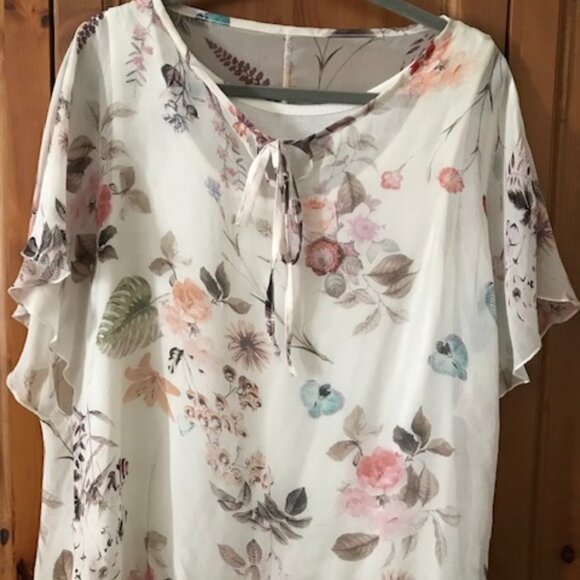 Silk100%  blouse, cotton camisole, size M, Excellent condition - Picture 1 of 3